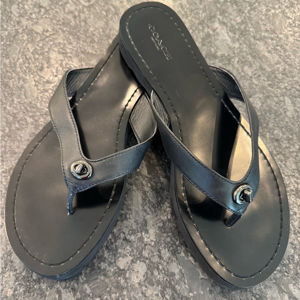 Coach Black Leather Flip-Flop Sandals EUC!